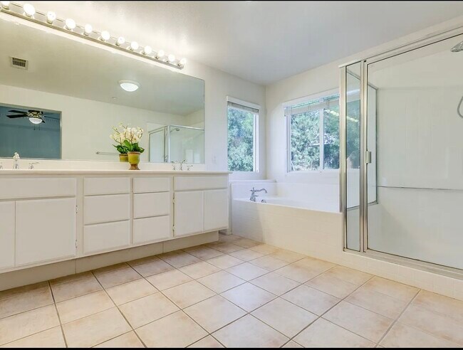 Foto del edificio - 14642 Decoy Ln