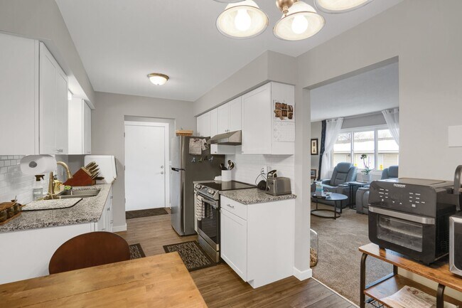 Stainless Steel Appliances - 609 Market St S