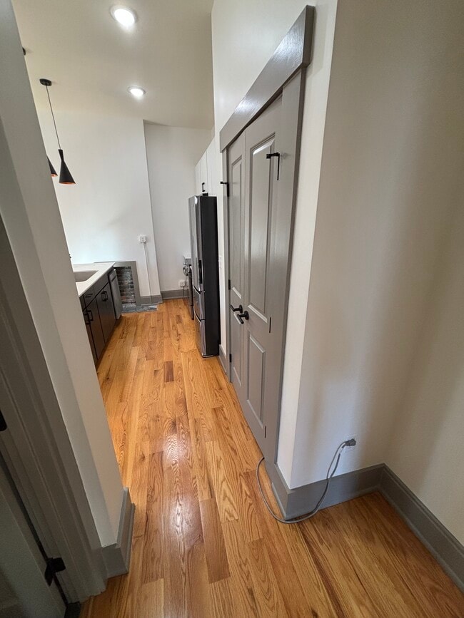 Building Photo - 1725 Elm St