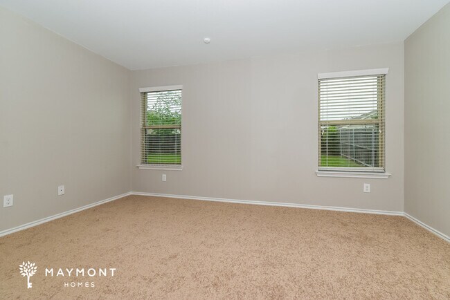 Foto del edificio - 1321 Basswood Ln