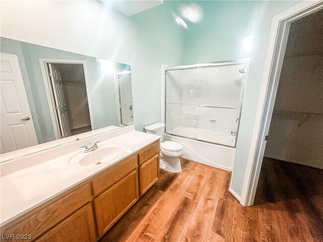 Foto del edificio - 1410 Red Crest Ln