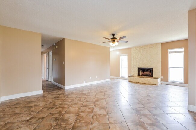 Foto del edificio - 1240 Rising Sun Blvd