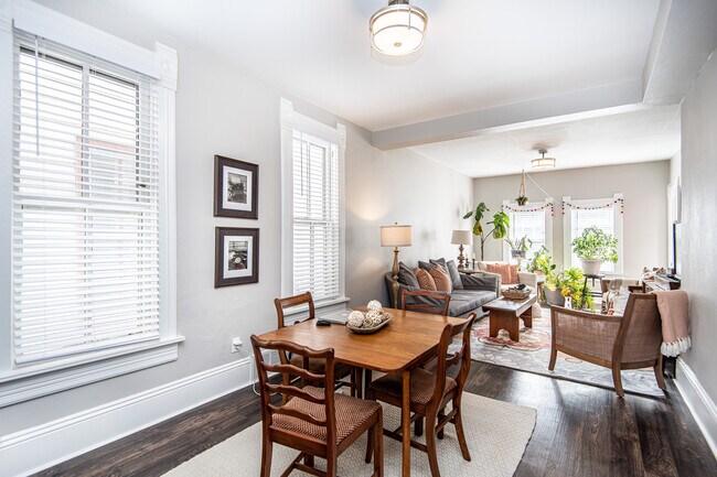 Foto del edificio - 1014 E Pearson St