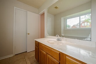 Building Photo - 3007 Cloverdale Dr