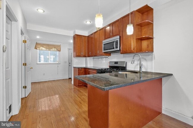Building Photo - 1304 S Fairhill St