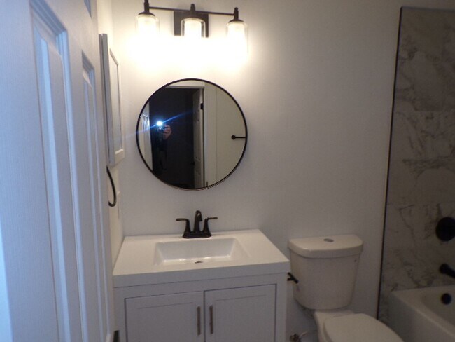 Foto del edificio - Remodeled Condo Located In Woodlake Villas