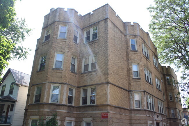 Building Photo - 4055 N Spaulding Ave