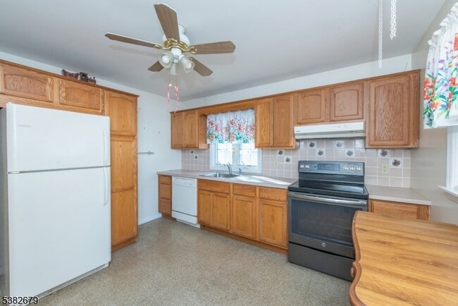 Building Photo - 78 Beechwood Ave