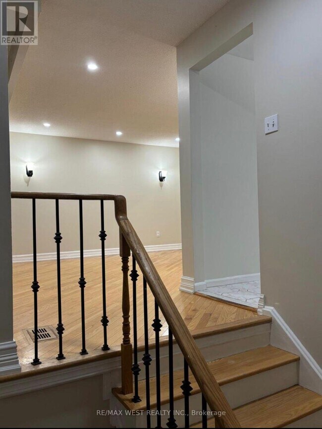 Building Photo - 4 Dantek Ct