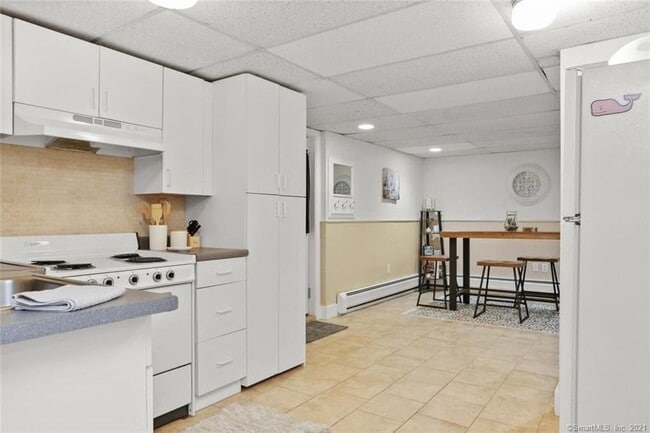 Building Photo - 42 Mulberry St