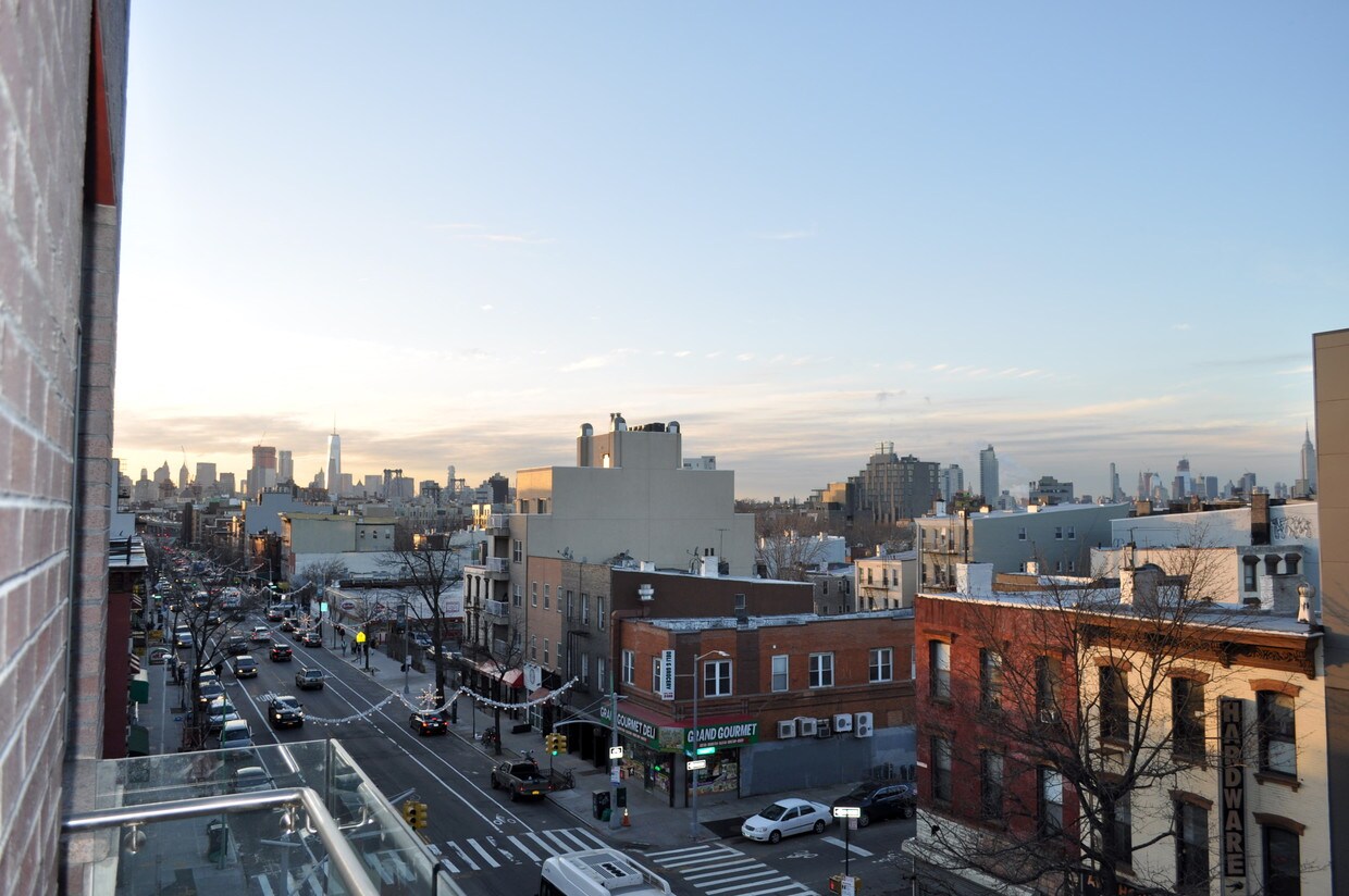 Primary Photo - 632 Grand St