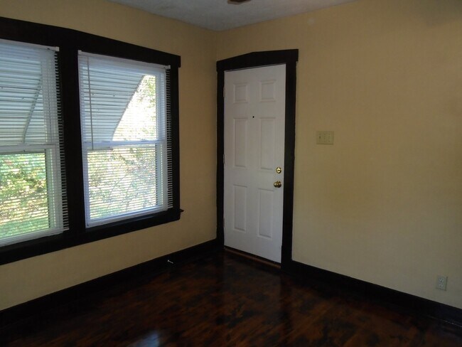 Foto del edificio - 100 N 33rd St