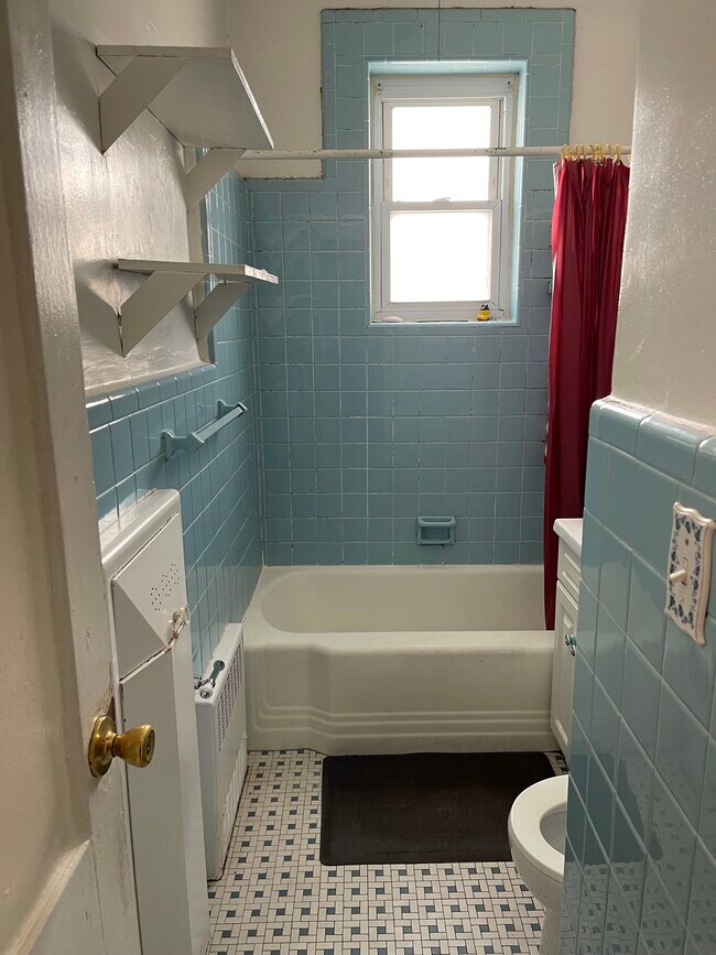 Building Photo - 1664 80th St