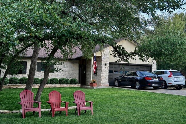 Foto del edificio - 705 Lisa Dr