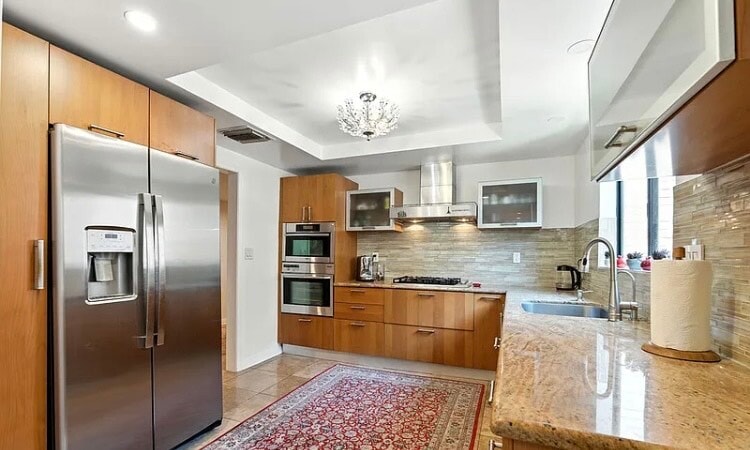 Kitchen - 1310 Roxbury Dr