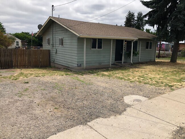Foto del edificio - Updated 2 bed 1 bath house in Eugene!