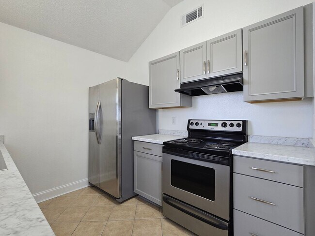 Foto del edificio - COMING SOON!