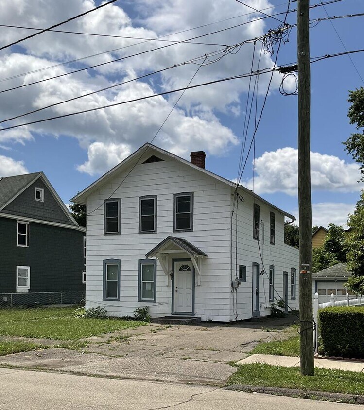 Primary Photo - 416 Herrick St