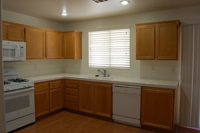 Building Photo - 9821 Ranch Hand Ave
