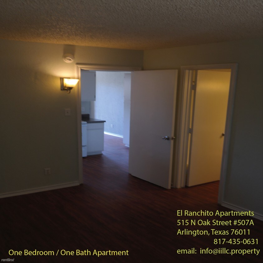 Building Photo - 515 N Oak St