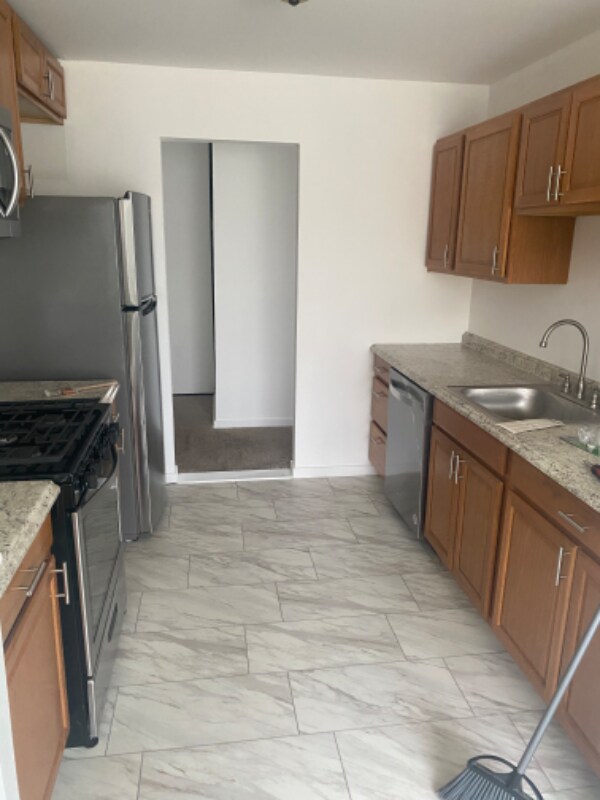 3 Hook Rd Unit 56j, Poughkeepsie, NY 12601 Condo for Rent in Poughkeepsie, NY