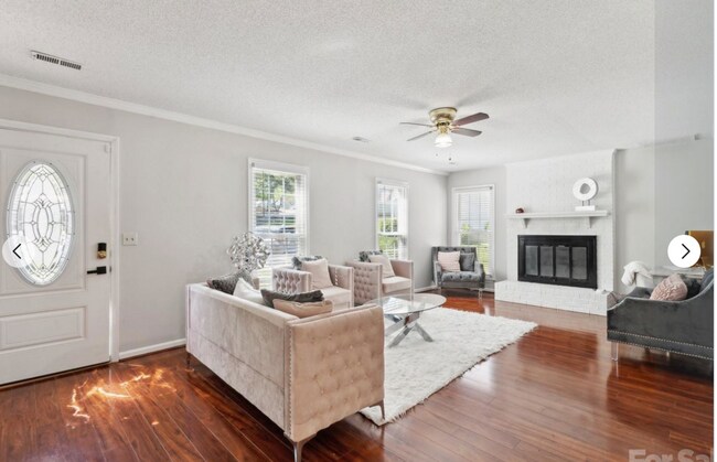 Foto del edificio - 8917 Sweet Sage Ln