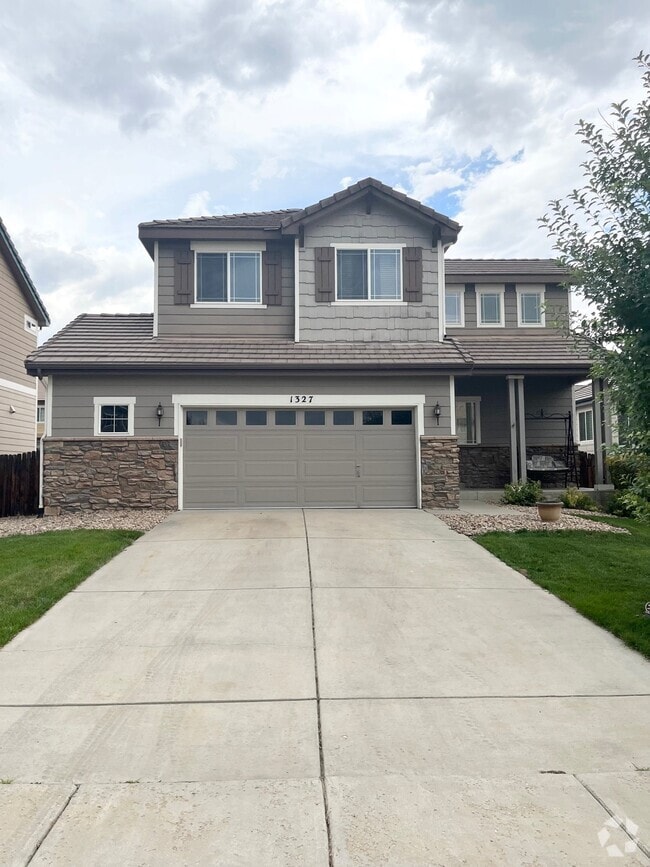 Building Photo - 1327 Graham Cir