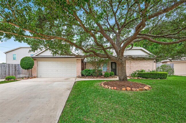 Foto del edificio - 903 Sugarfield Ct