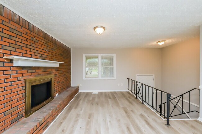 Building Photo - 2870 Valley Brook Dr SW