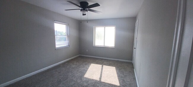 Foto del edificio - Beautiful 1 bed/1 bath apartment, just off...