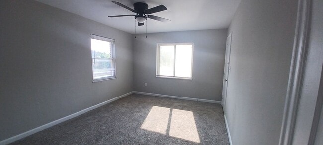 Building Photo - Beautiful 1 bed/1 bath apartment, just off...