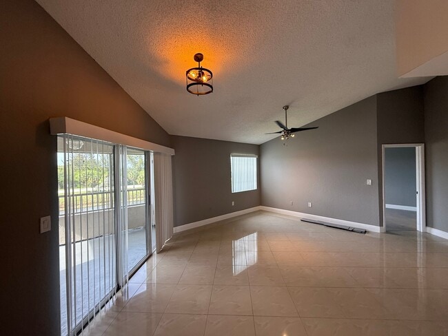 Photo - 2881 N Oakland Forest Dr Apartment