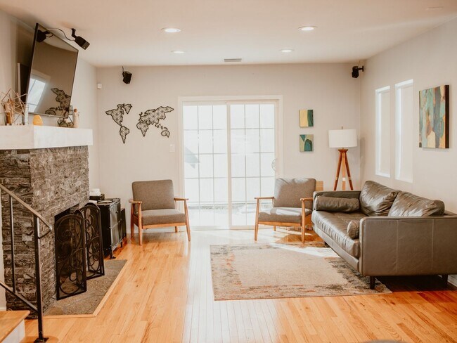 Foto del edificio - 1730 Asbury Dr