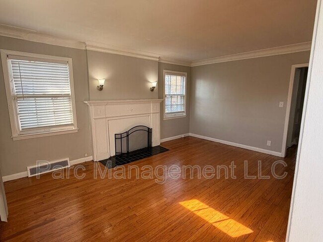 Foto del edificio - 10116 Outer Dr W