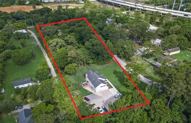 Foto del edificio - 210 Spring Creek Trail