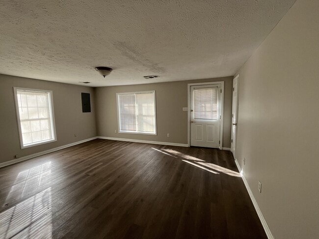 Foto del edificio - 604 N McLemore Ave