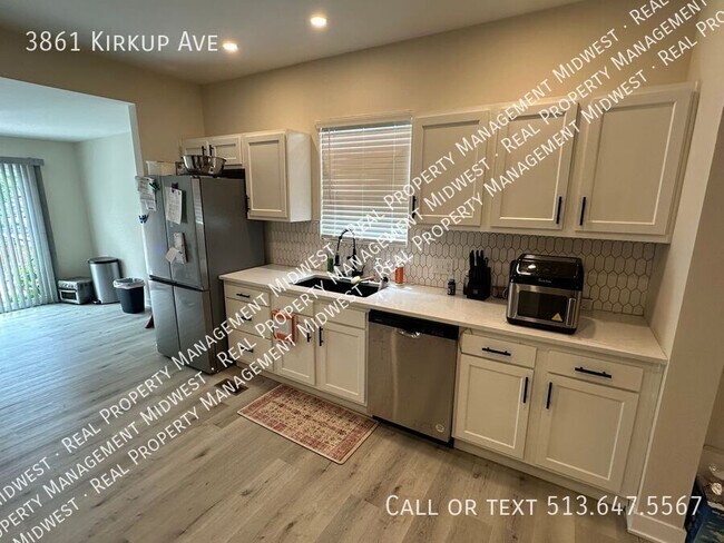 Building Photo - 3861 Kirkup Ave