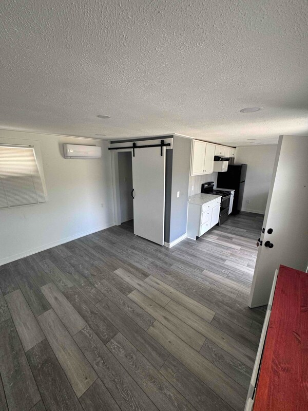 Foto del edificio - 261 Linden Ave SW