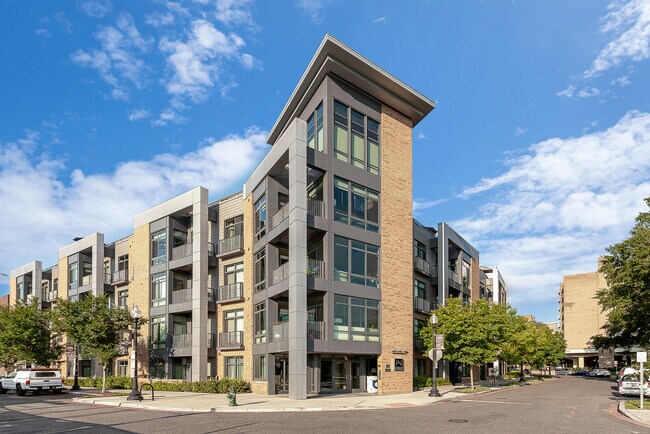 Foto del edificio - 525 Water St SW