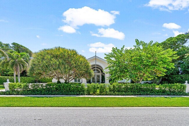 Foto del edificio - 1400 Lands End Rd