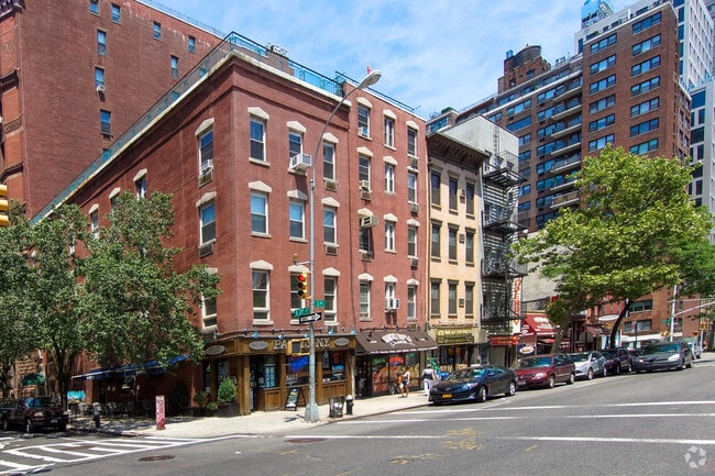 Building Photo - 151 E 20th St