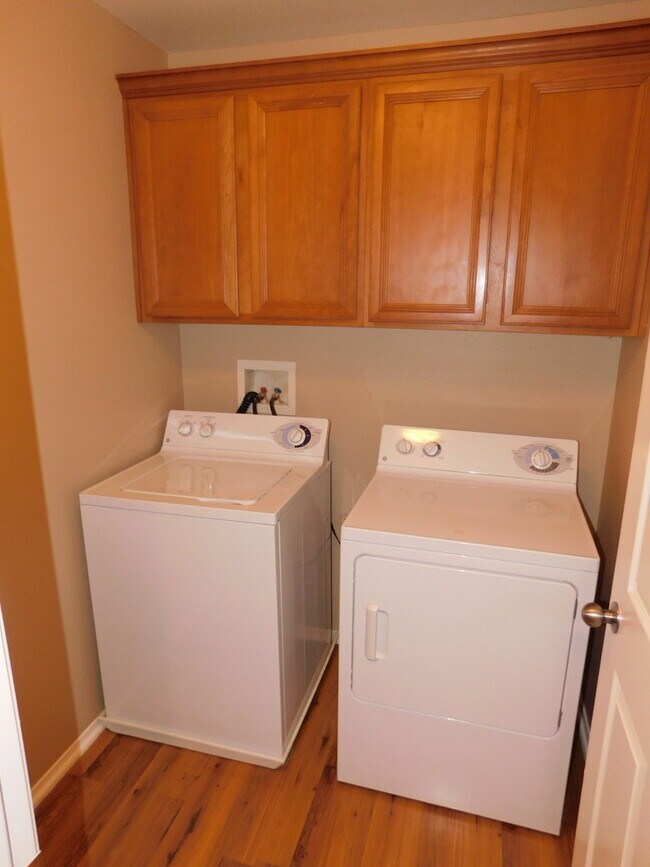 Foto del edificio - 2 Story 3 bed/ 2.5 bath in the NW Sky Pointe Area