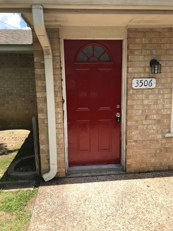 Building Photo - 3506 Boettcher Dr