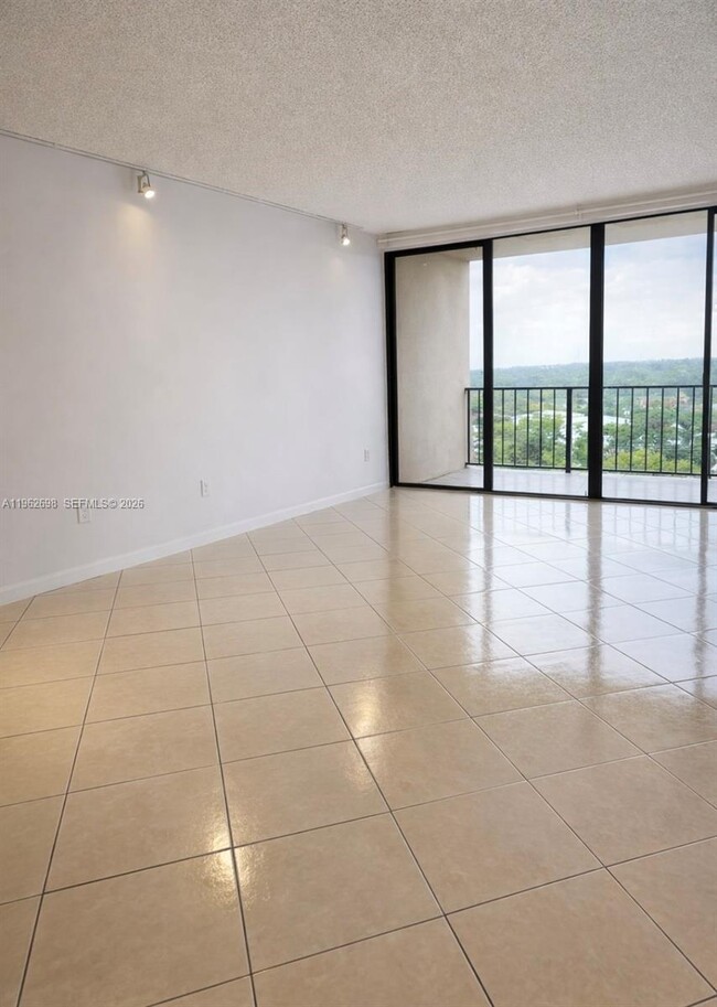 Foto del edificio - 1470 NE 123rd St