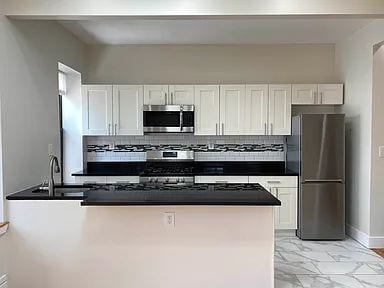 Building Photo - Welcome home to this bright and inviting one-bedroom in the heart of Bedford-Stuyvesant.