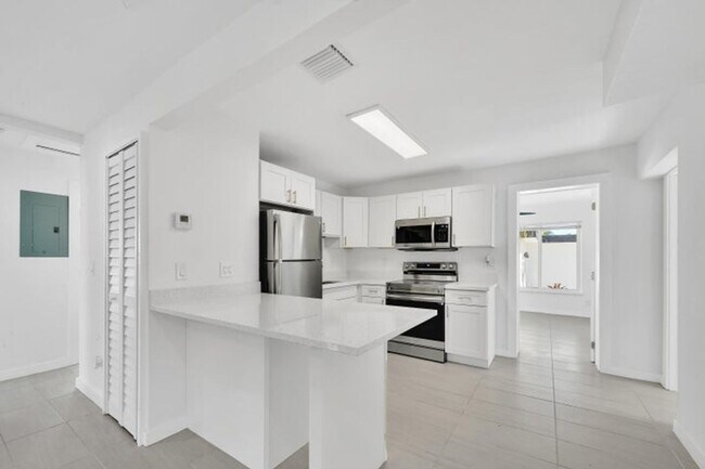 Foto del edificio - 1108 NE 16th St
