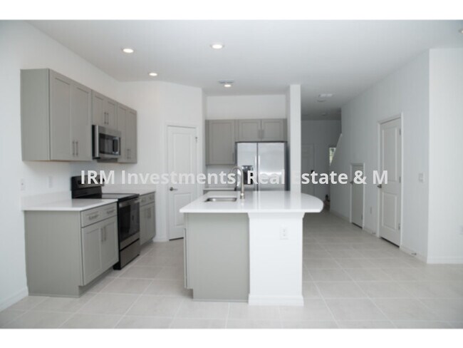 Foto del edificio - BRAND NEW!! townhouse ready for move in!!