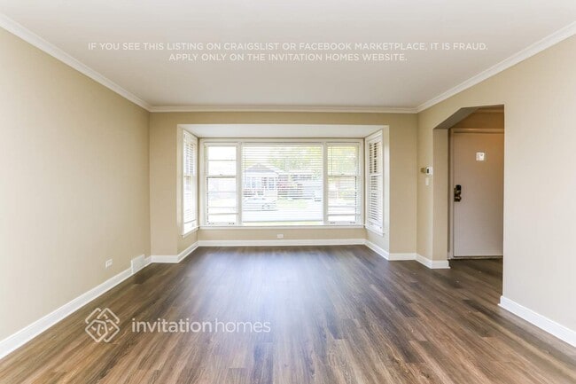 Building Photo - 9147 S Richmond Ave