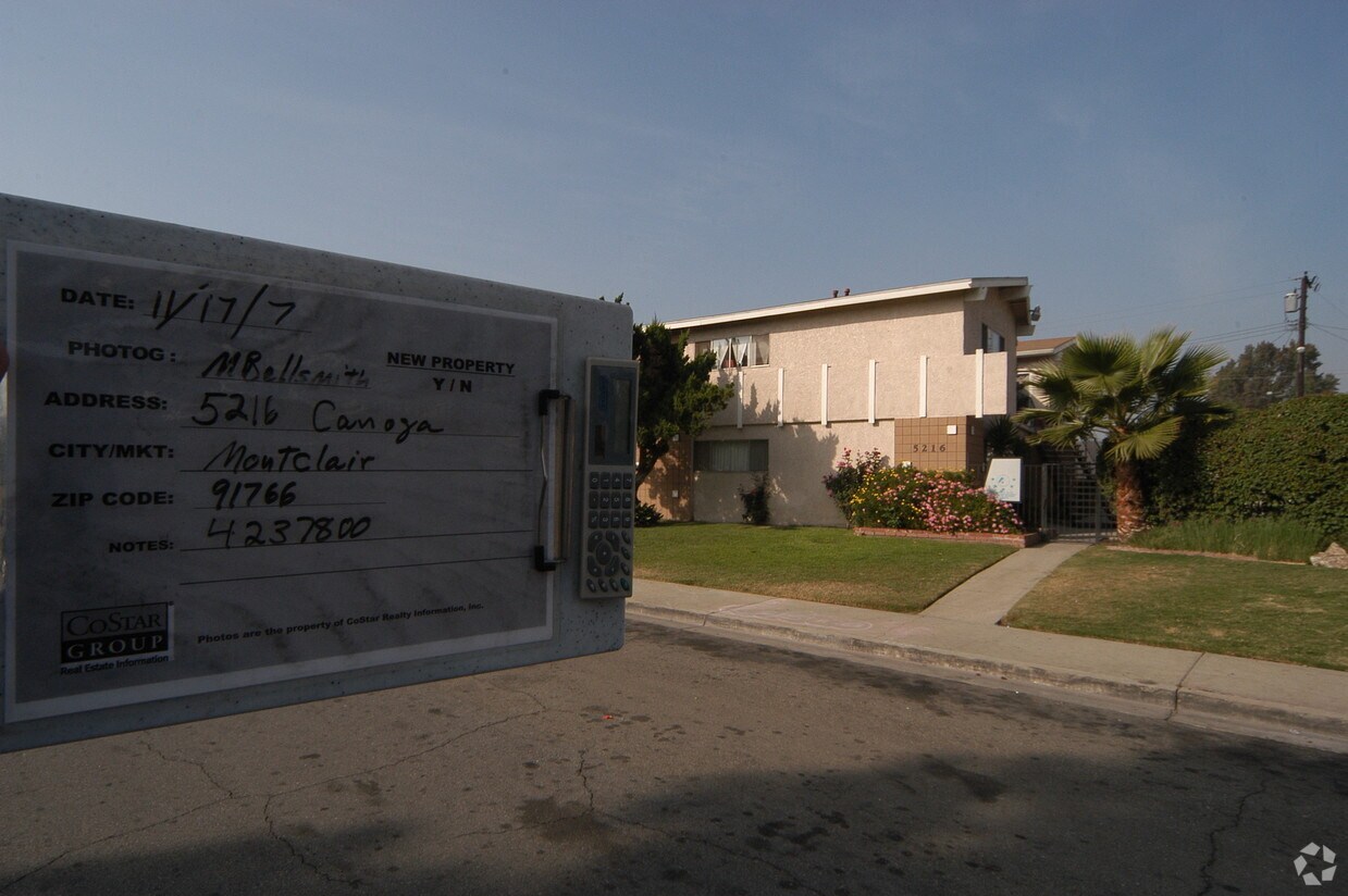 - 5216 Canoga St