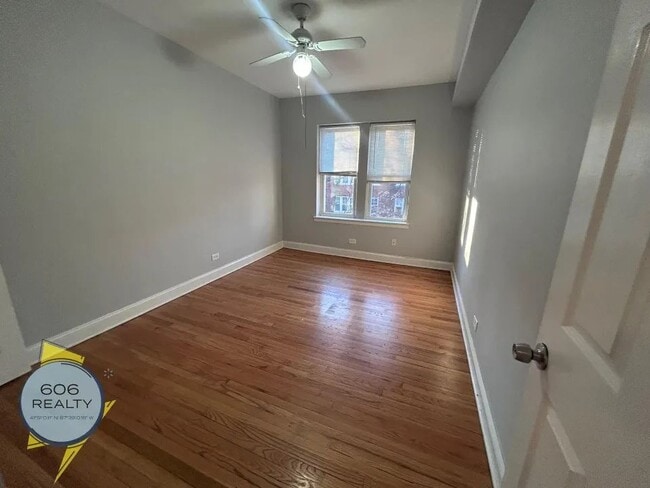 Building Photo - 7346 N Damen Ave